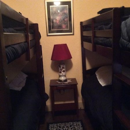 Hotel Midway Екстериор снимка