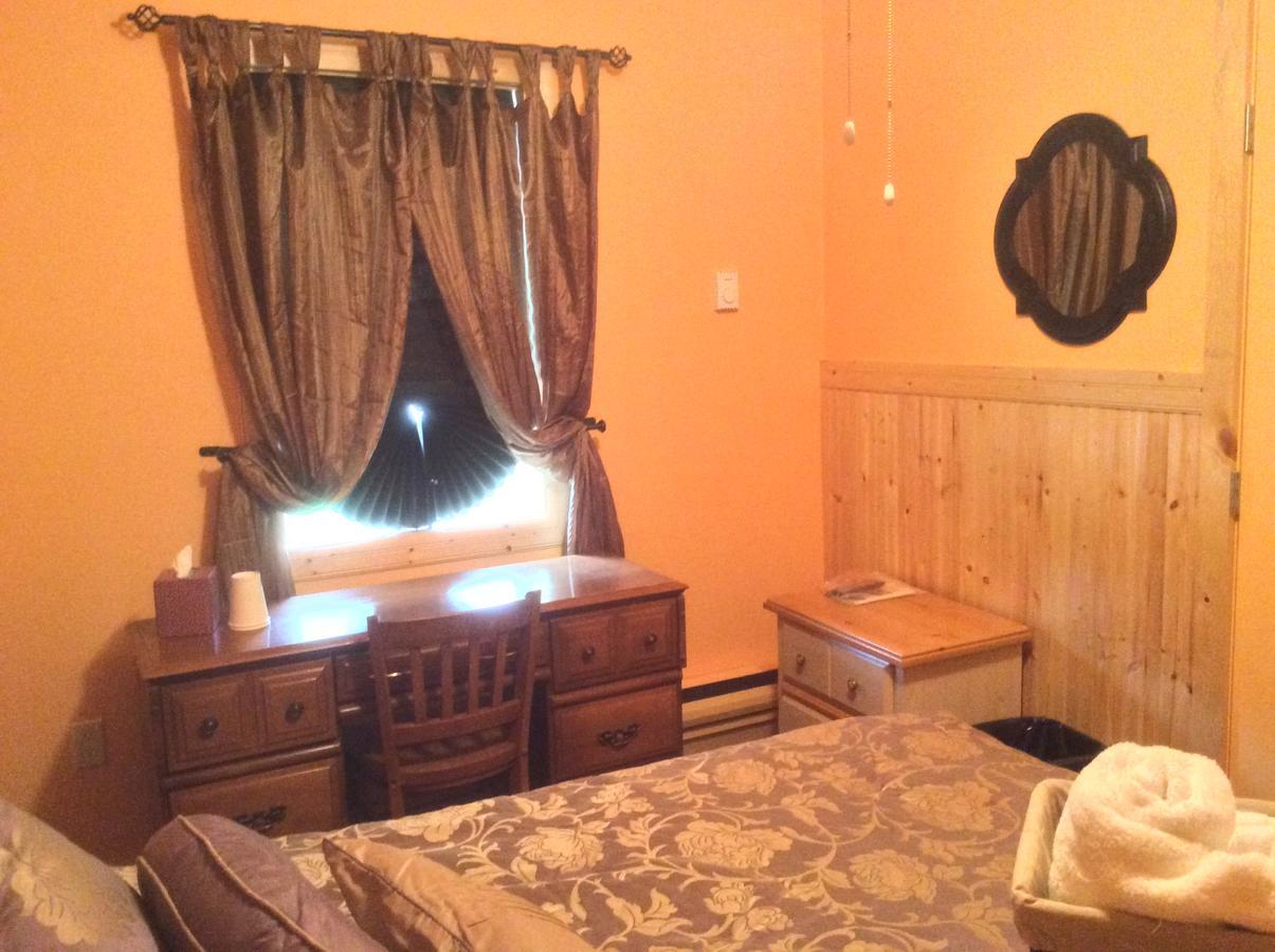 Hotel Midway Екстериор снимка